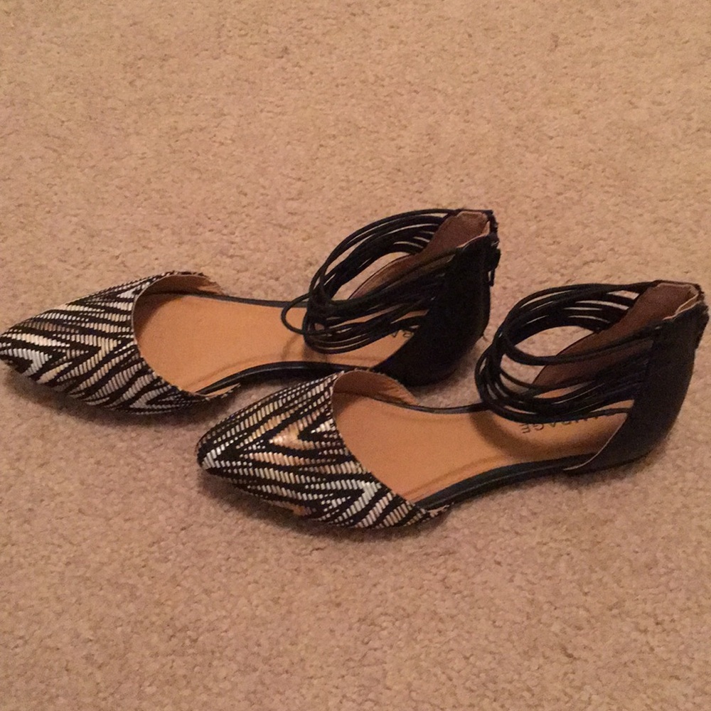 Shoes - Picture 2 of 4